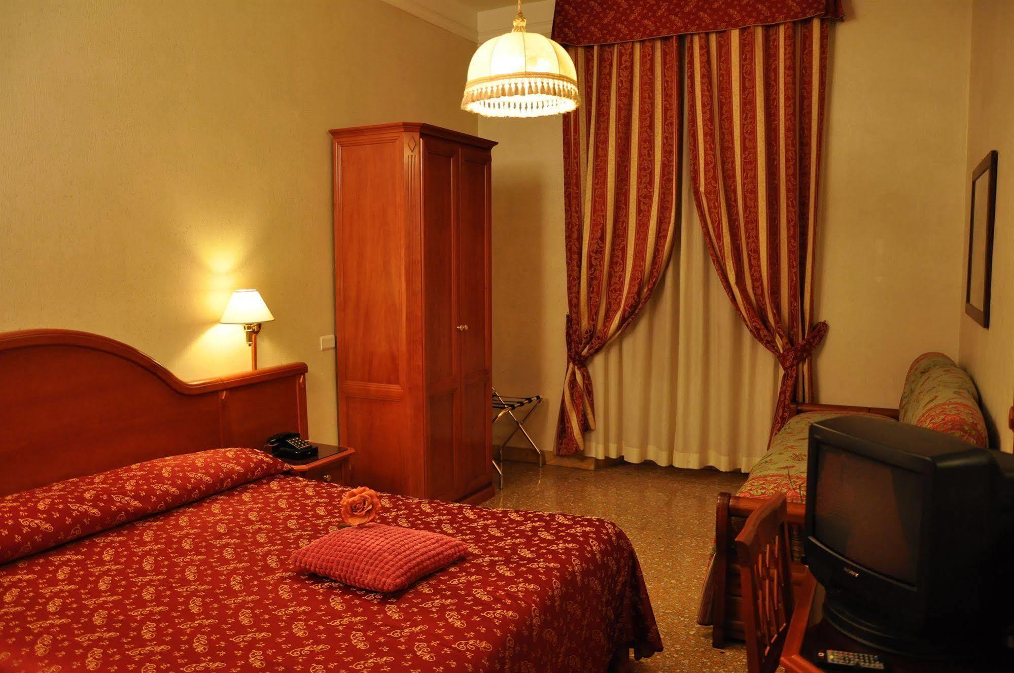 Albergo Sandra Ρώμη Εξωτερικό φωτογραφία