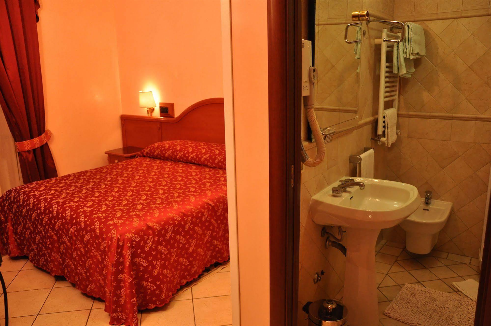 Albergo Sandra Ρώμη Εξωτερικό φωτογραφία