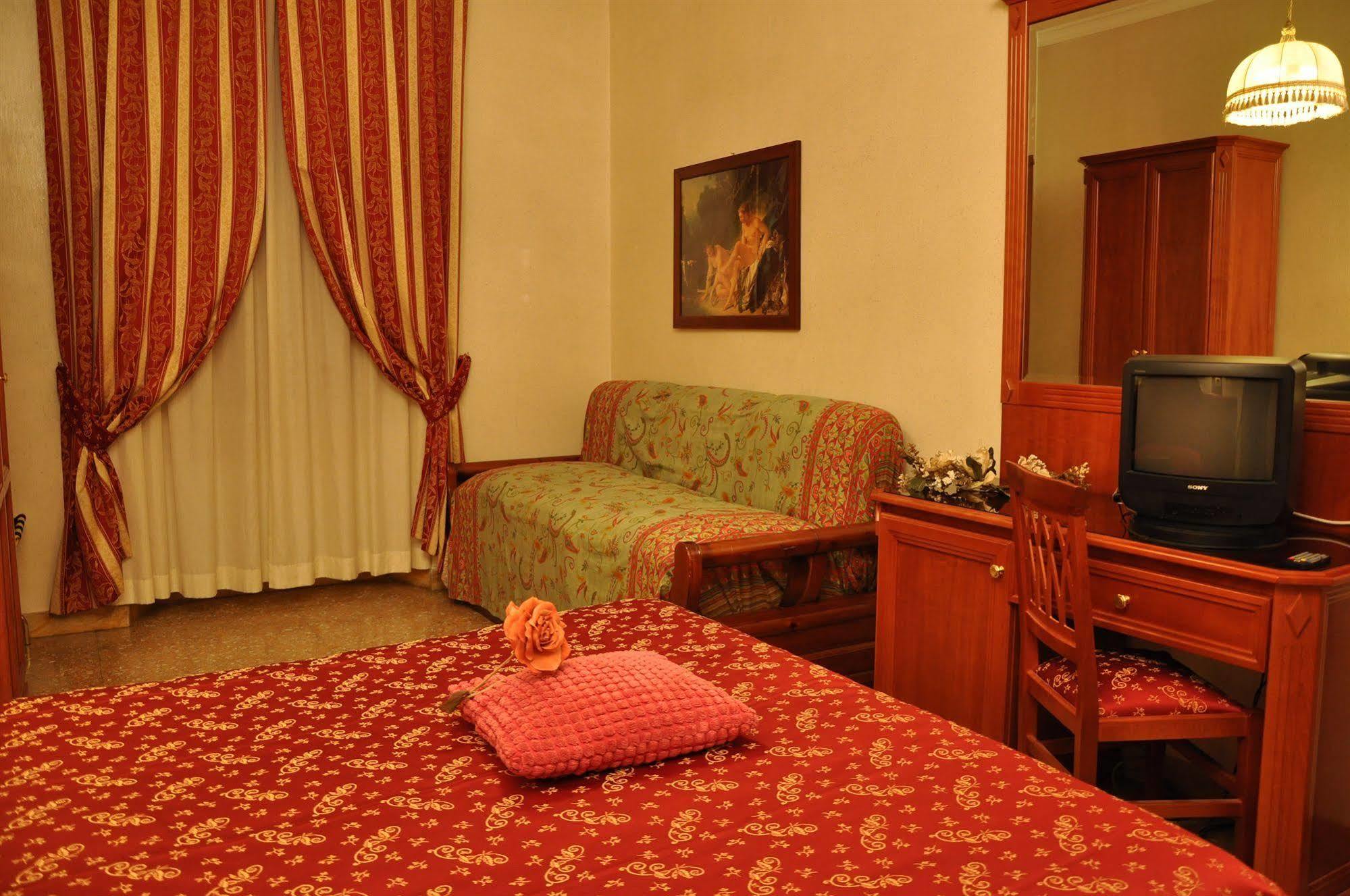 Albergo Sandra Ρώμη Εξωτερικό φωτογραφία