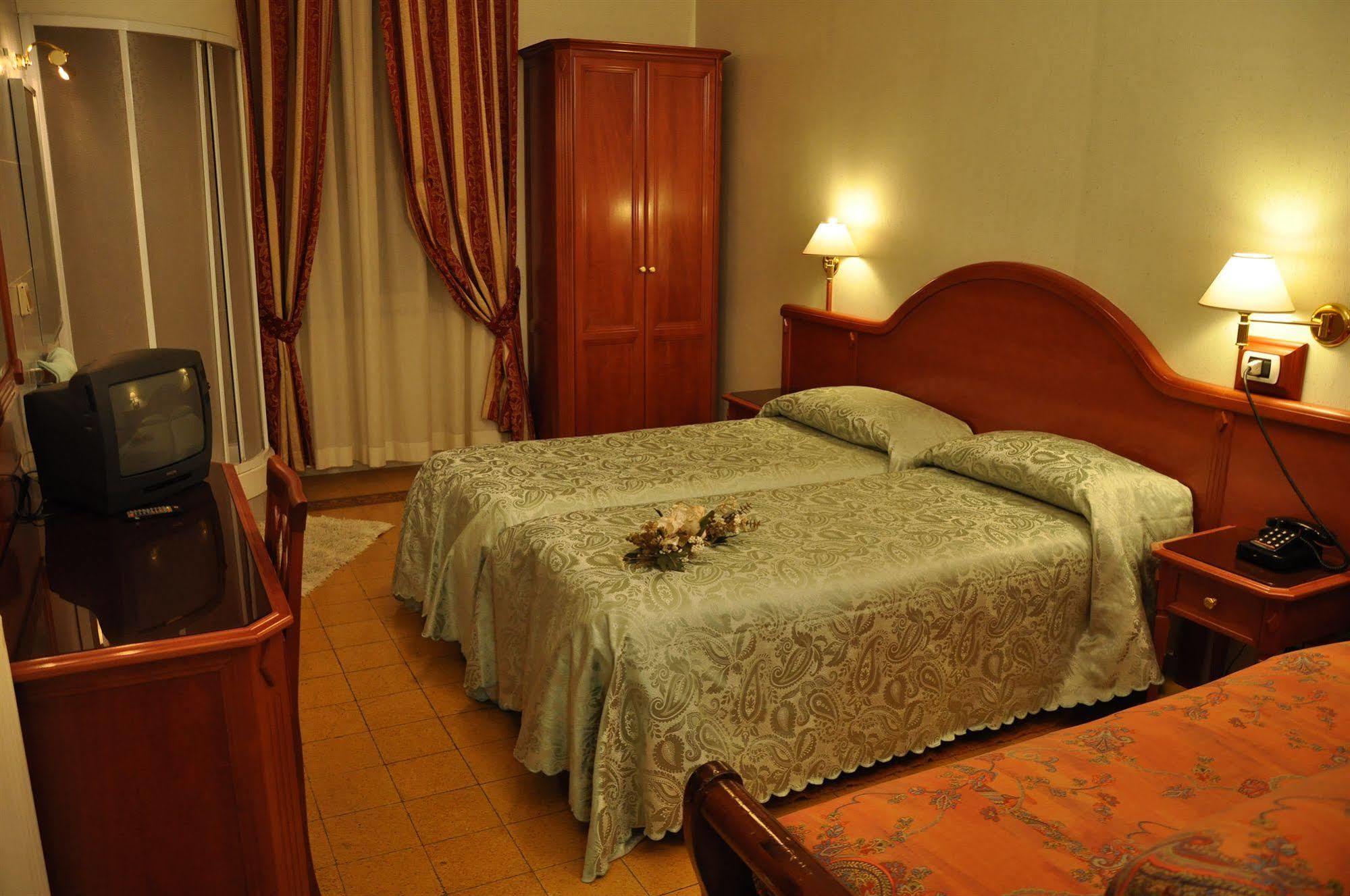 Albergo Sandra Ρώμη Εξωτερικό φωτογραφία